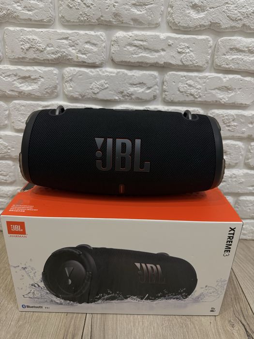 Колонка JBL Xtreme 3 Black, JBL Flip 6 Grey.