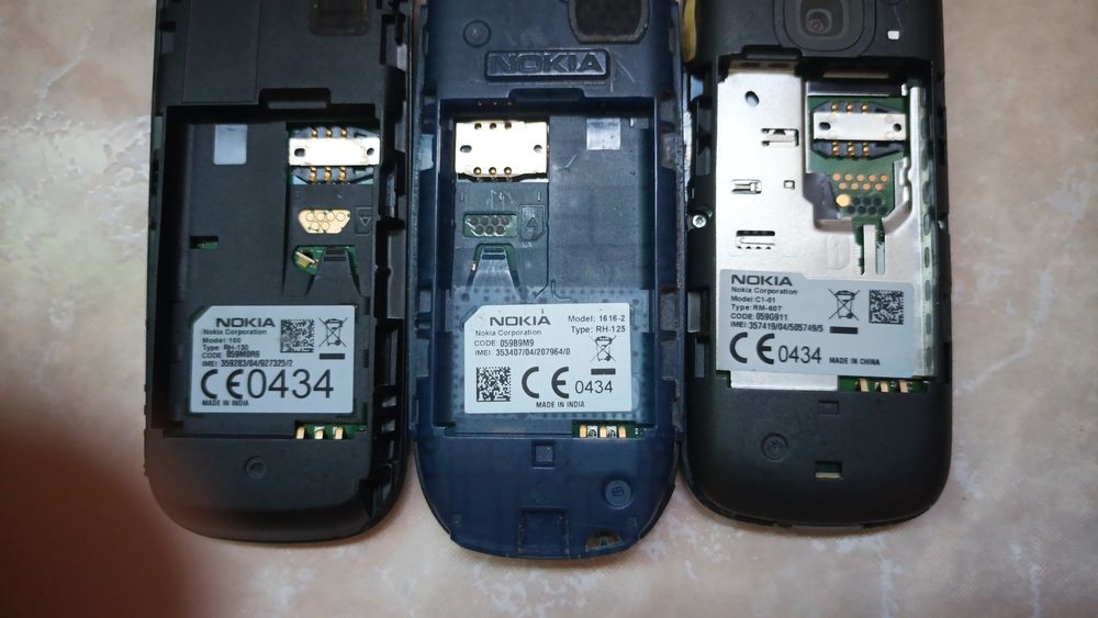 Tres Nokia telemoveis