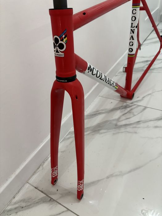 Rama na rurach Columbus 52