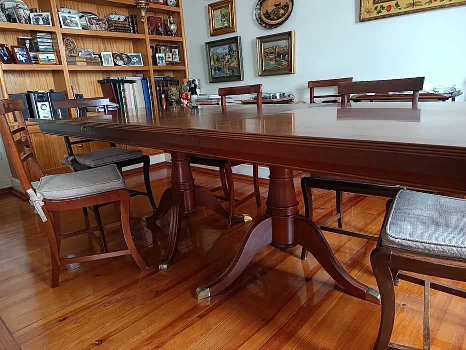 Mesa de Jantar em “cerejeira”