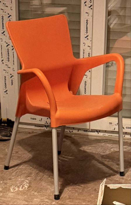 mesa de cozinha extensível mais duas cadeiras