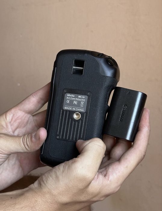 Punho e Bateria para Canon 7D