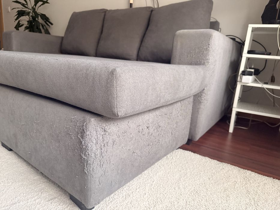 Sofá com Chaise Longue Cinza