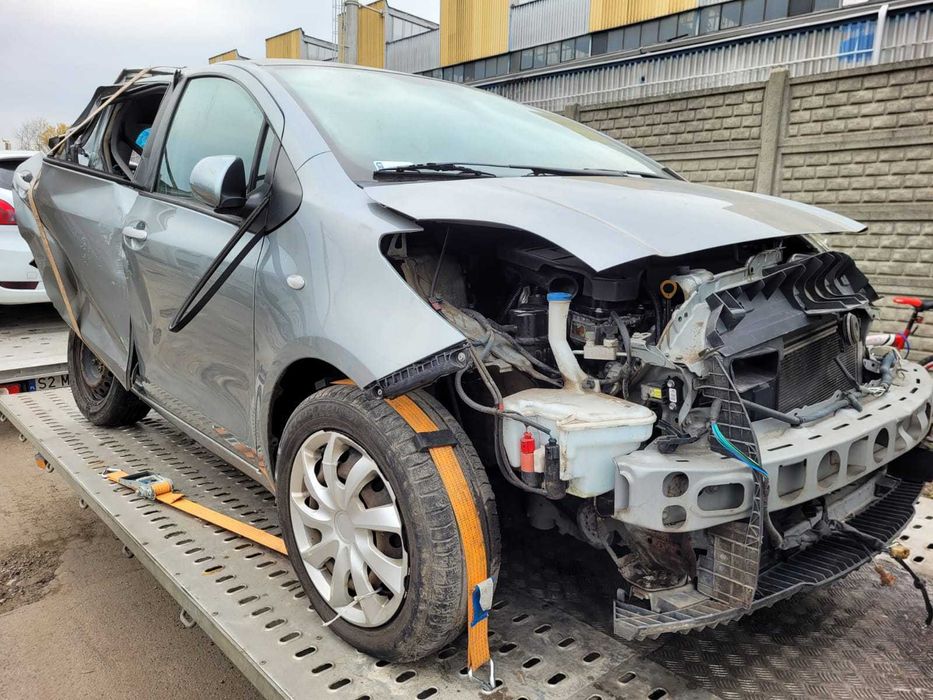 2011 Toyota Yaris II 1.3 VVTI 99KM 1NR-FE Silnik Skrzynia Części