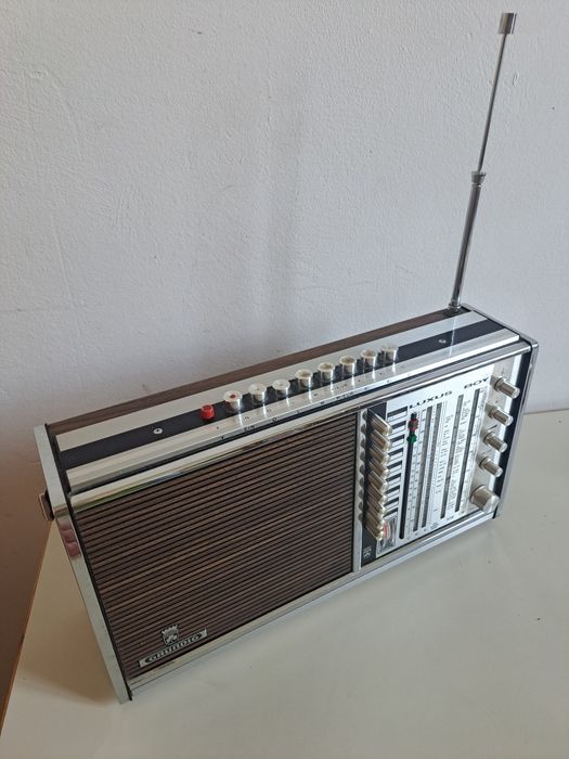 grundig luxus boy 210 радіоприймач