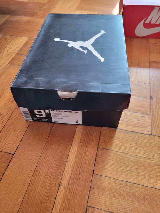 Air jordan 11 retro low Concord 9.5US