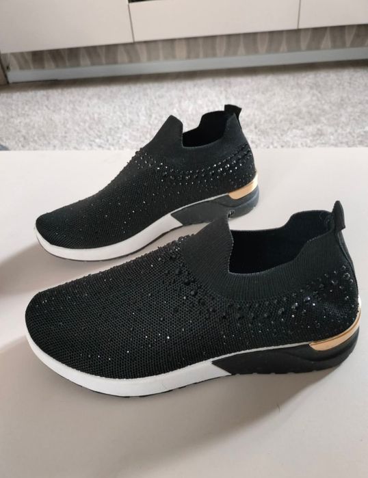 Elastyczne Sneakersy R 37