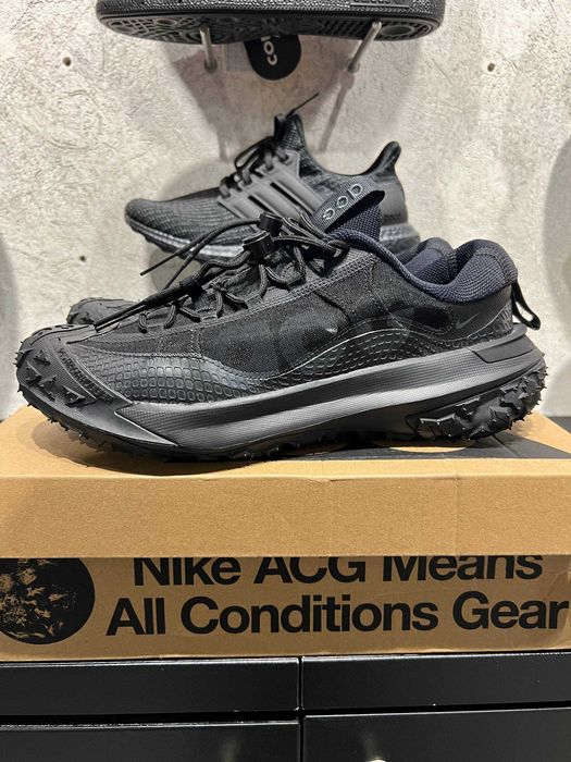 Кросівки Nike ACG Mountain Fly 2 Low "Triple Black" — EUR 41 (26 см), Нові
