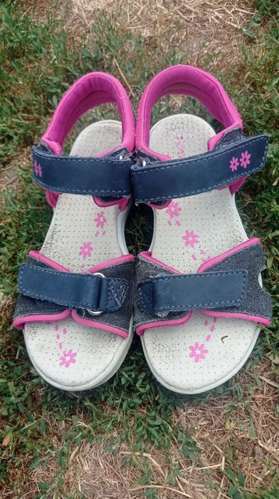 Босоніжки сандалі