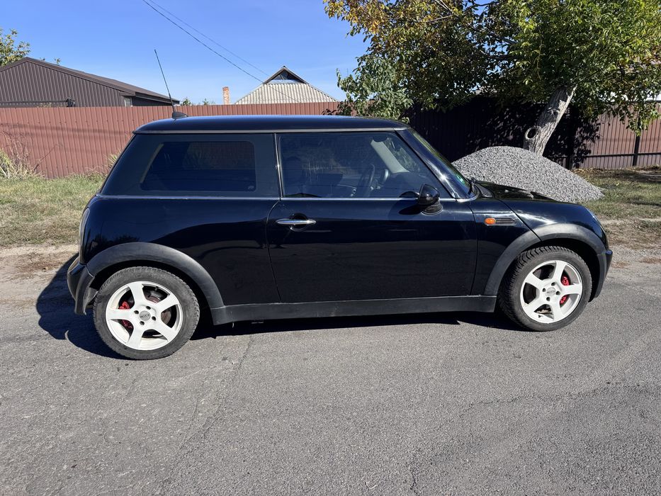 Mini Cooper.        .