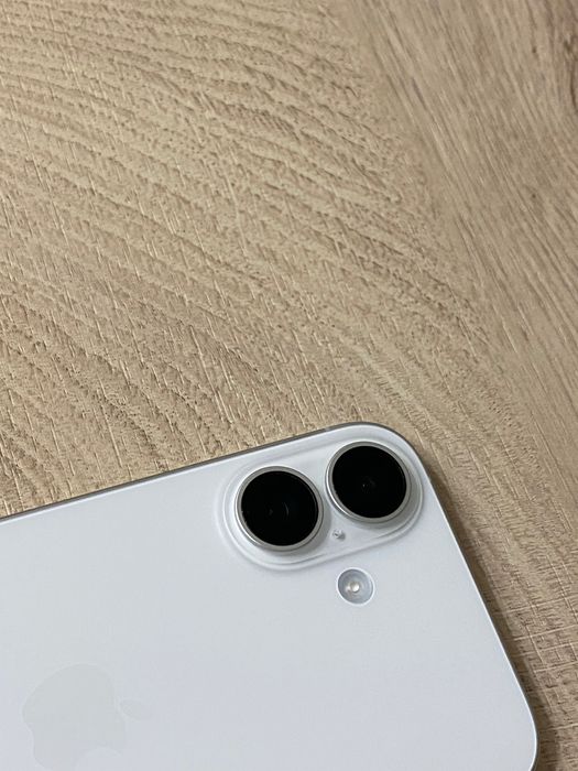 iPhone 16 128gb sim идеал