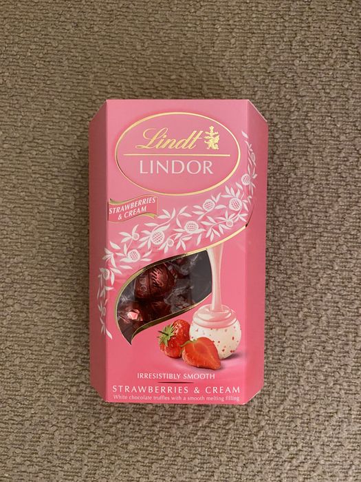 LINDOR Praliny Truskawka ze śmietanką 200 g