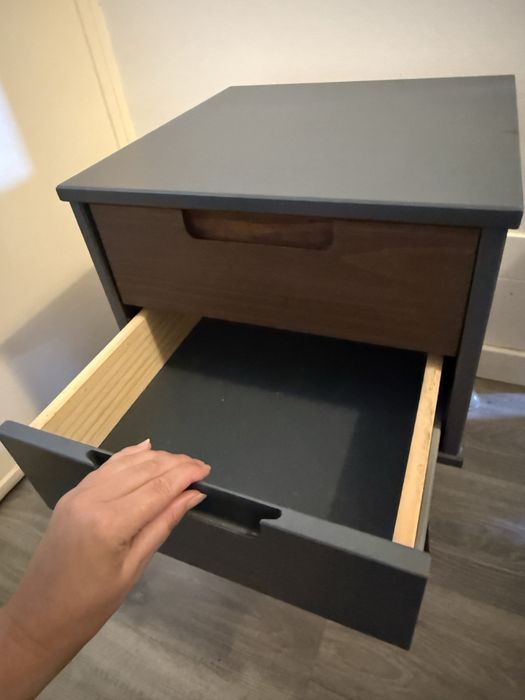 Mesa de cabeceira da conforama