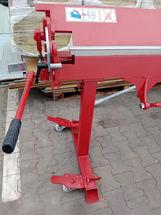 Wynajmę zaginarkę do blachy  dł.2,1m. Gięcia boczne.