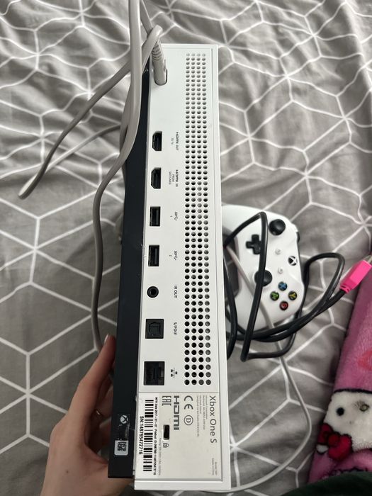 продам Xbox one s