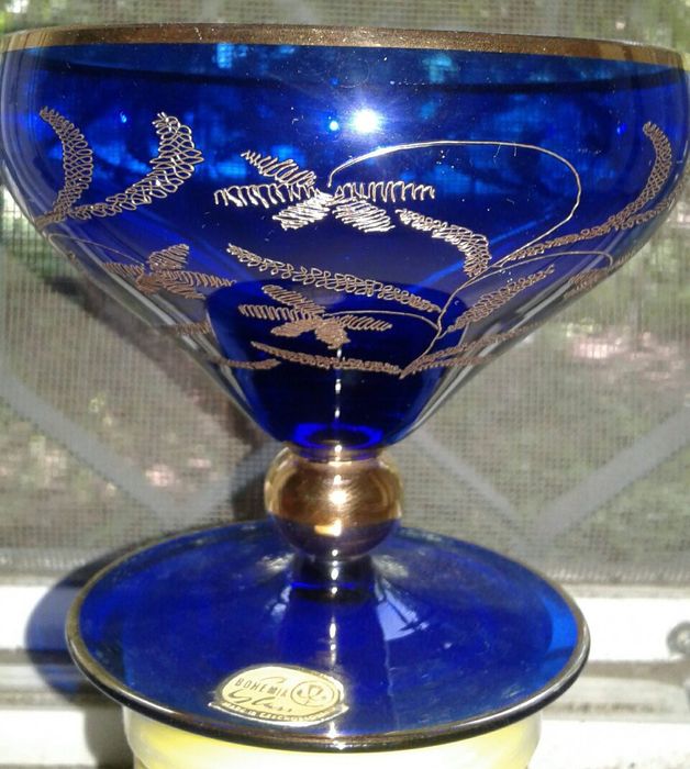 Цветной хрусталь ваза хрустальная ГДР  бокалы фужеры