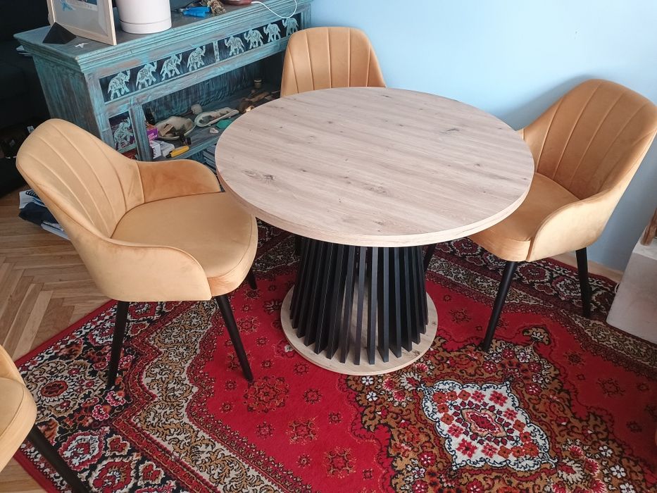 Krzesła z podłokietnikami,okrągły stół fi 100 do 200, 4 szt krzesła