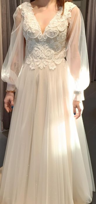 Suknia ślubna beżowa