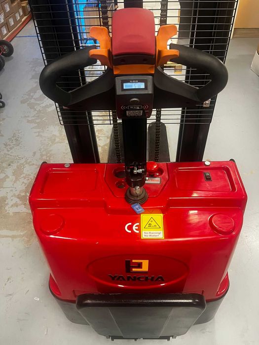 Stacker Elétrico Profissional – 1500kg / 3 Metros de Elevação – Novo (Modelo 2026) com Capacidade de Rampa