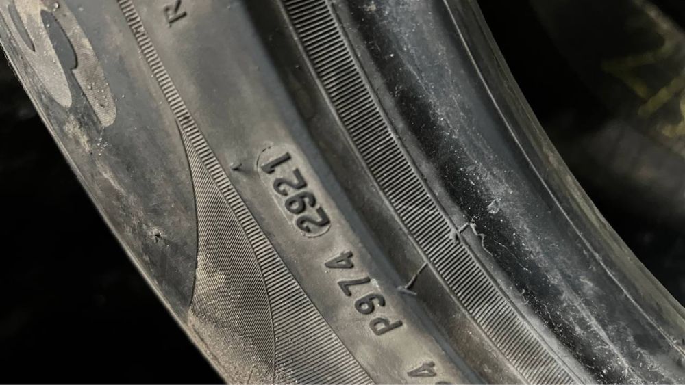 Комплект зимової гуми 255/50/19