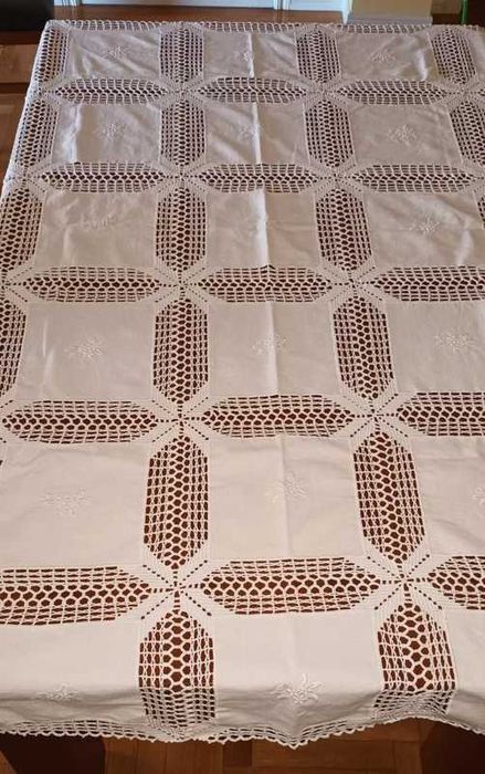 Toalha grande de mesa  - vintage de linho antigo e renda