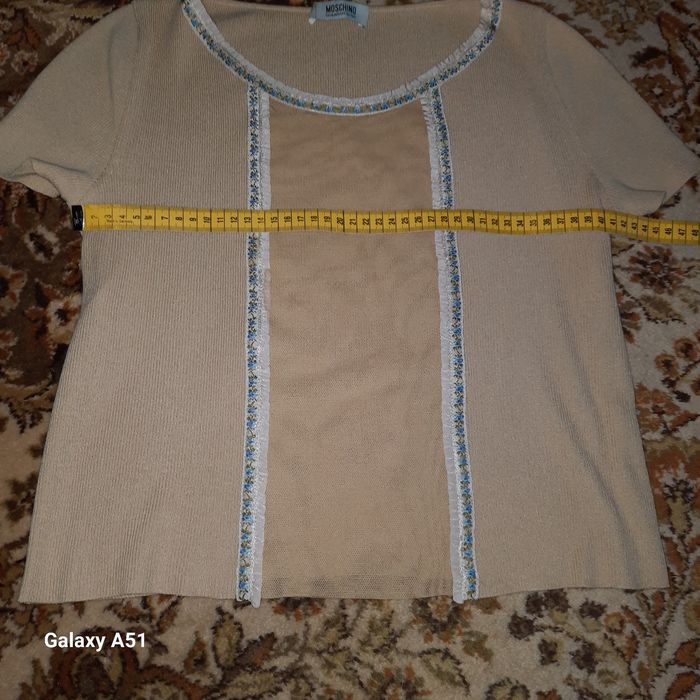 Женская футболка от Moschino