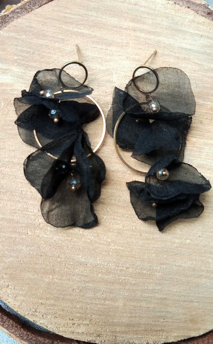 Kolczyki ŚLUBNE czarne z kwiatem z cyrkoniami wiszące długie prezent