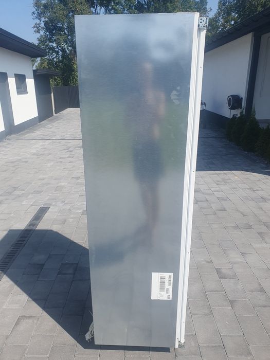 Вмонтований холодильник  BOSCH  вис.187