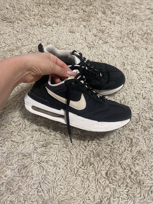 Кросівки     Nike Air Max Dawn GS розмір 39
