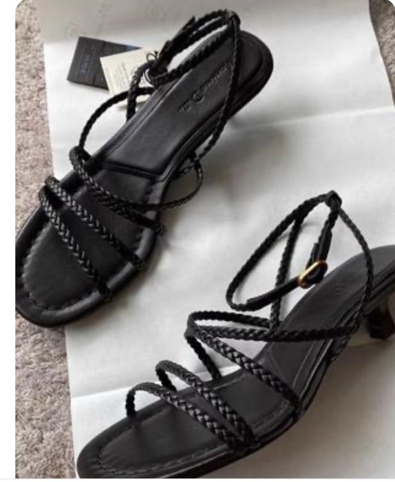 Кожаные босоножки