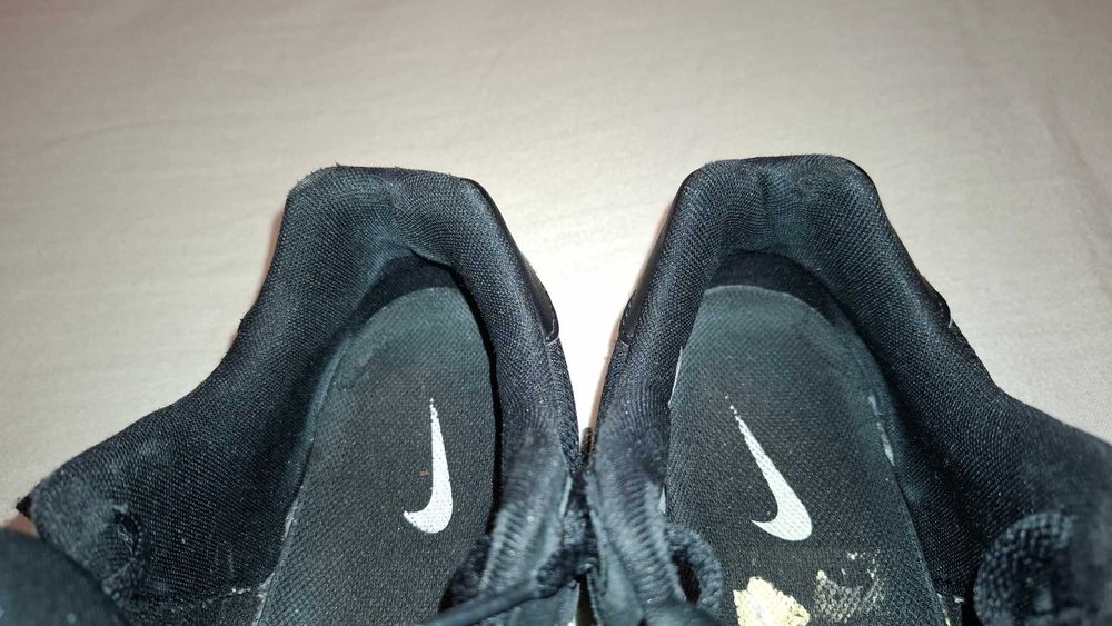 Buty sportowe do turystyki marki Nike