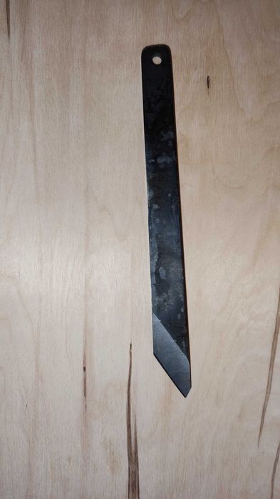 Nóż kiridashi do rzucania