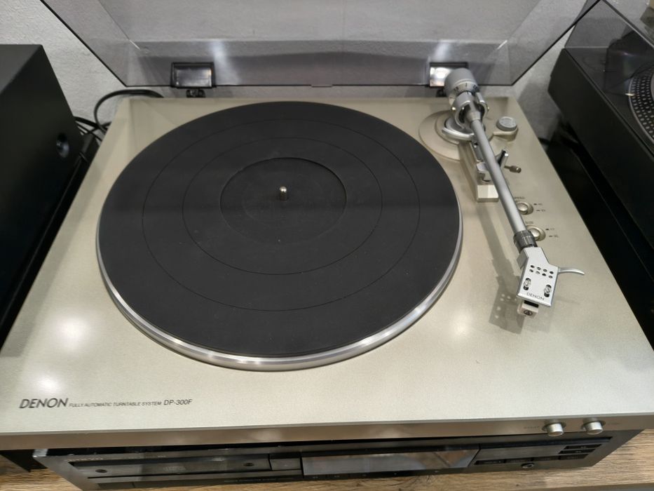 Gramofon denon DP 300F