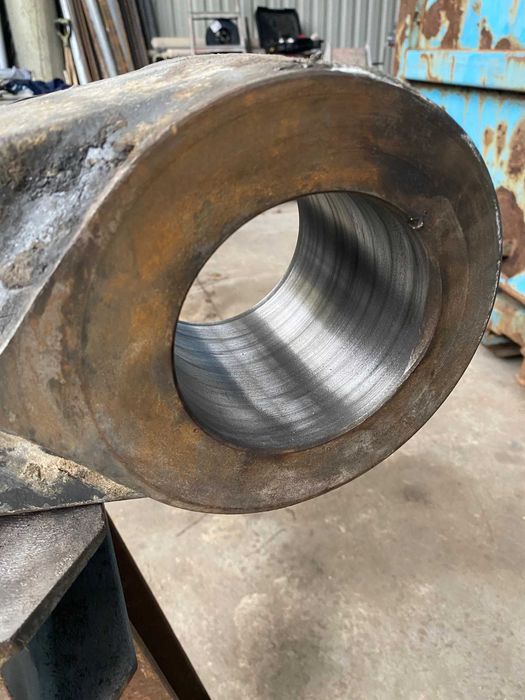 Tulejowanie maszyn, regeneracja łyżek, wytaczanie i napawanie otworów