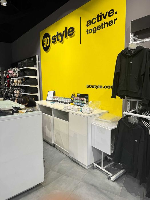 Meble Sklepowe - wyposażenie sklepu 50 style o powierzchni 355mkw