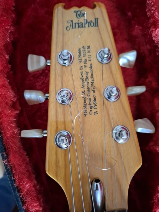 Guitarra eléctrica premiun Aria