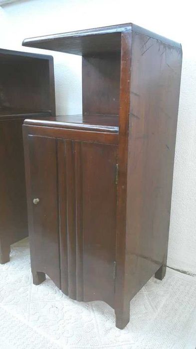 Conjunto 2 Mesas de cabeceira Anos 40