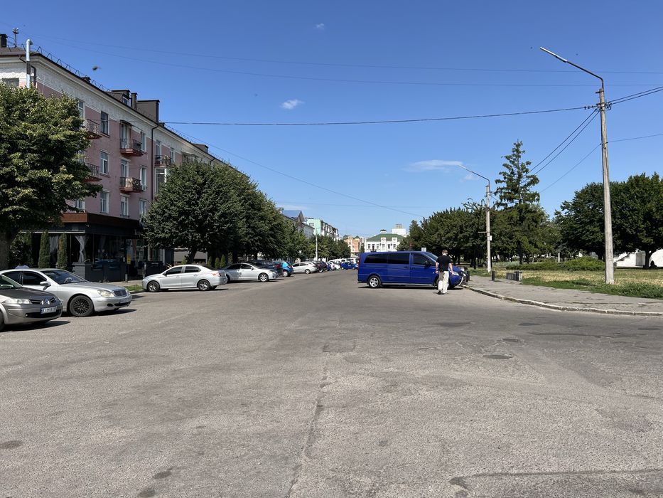 Оренда. Центр. Фасад. БРУМ. З ремонтом. 128м.кв.