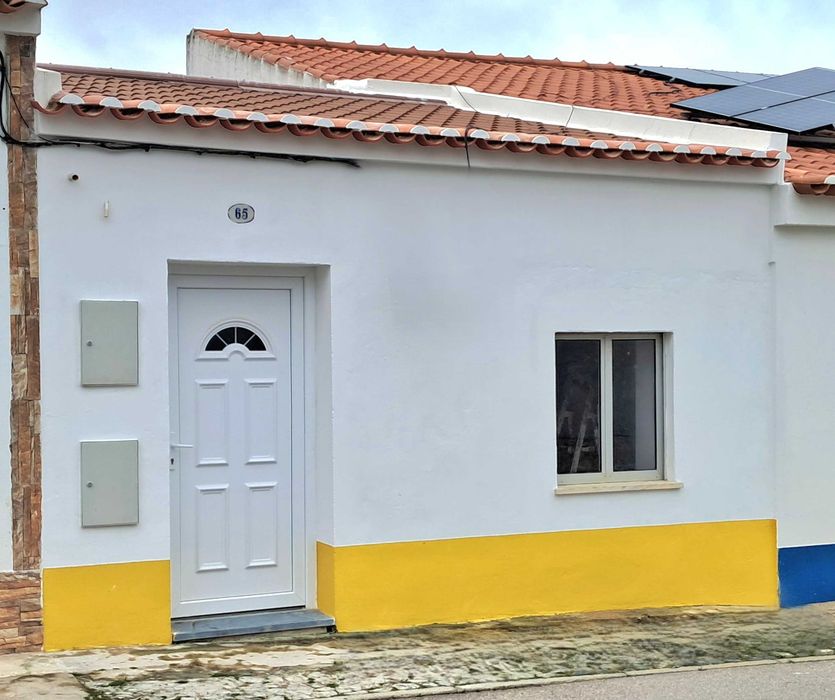 Moradia com quintal e anexo