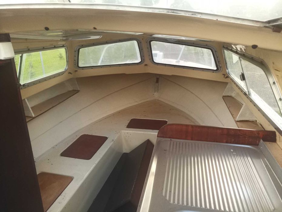 Łódź motorowa INTER 630 + przyczepa