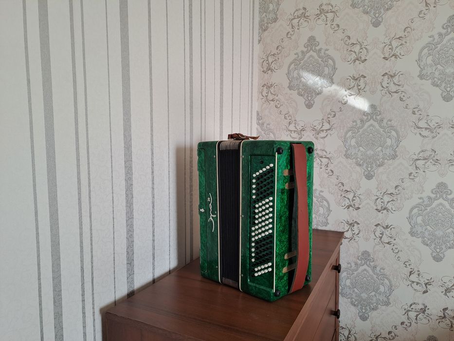 Продам баян ера 74 новий