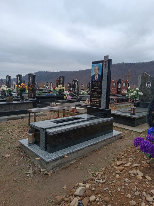 Виготовлення пам'ятників