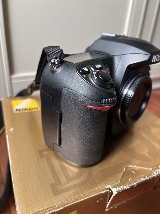 Nikon d200 - stan kolekcjonerski, ok 3900 przebieg migawki - CCD