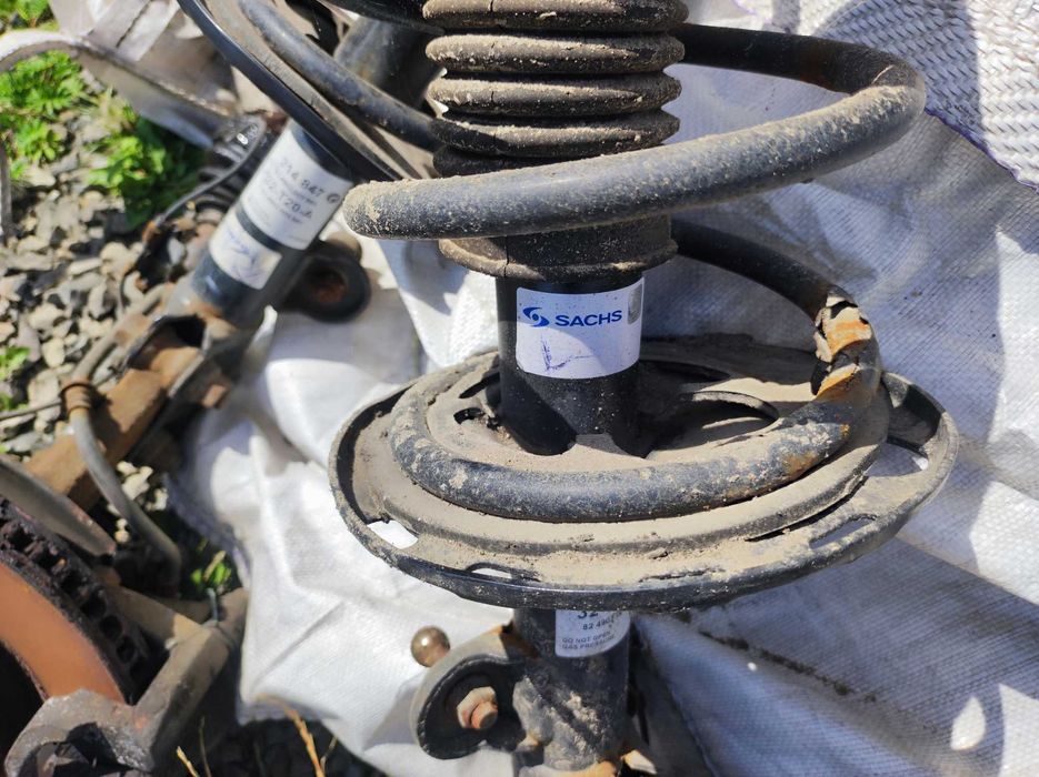 Macperson sprężyny amortyzator przód toyota RAV4 III 06-