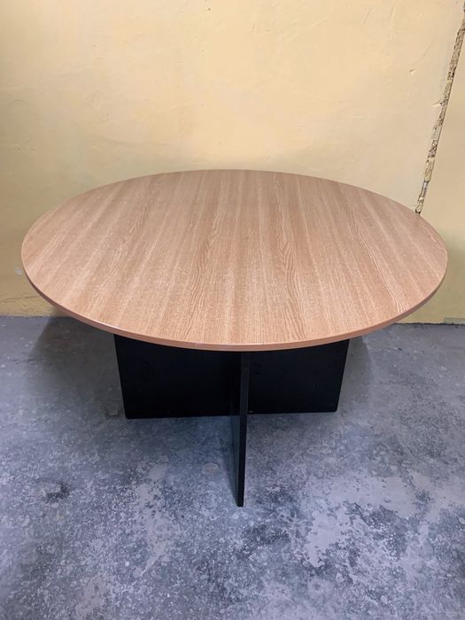 Распродажа Офисная мебель тумбы столы шкафы Стелажи Кресла