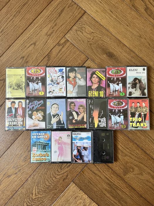 Samochodowy organizer kuferek Auto Box + 17 kaset retro