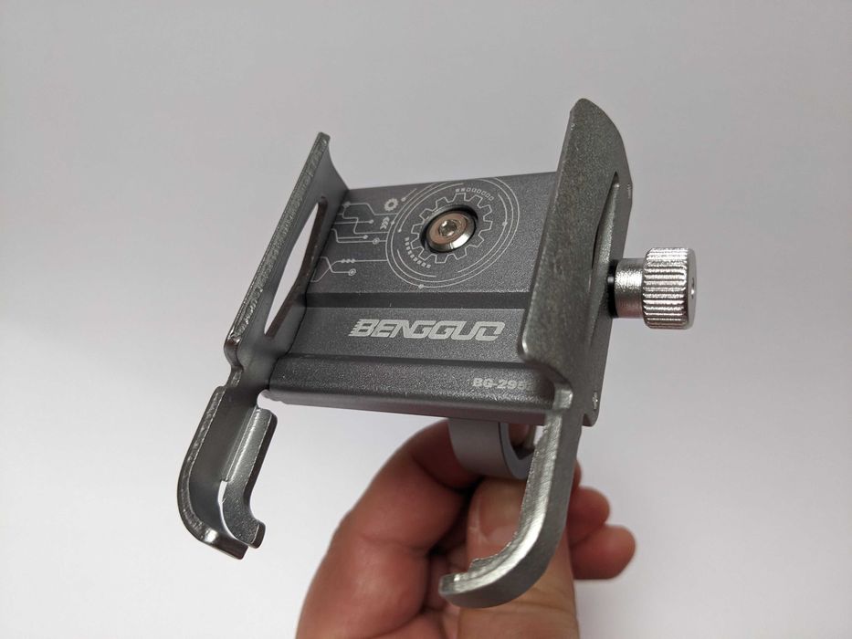 Держатель смартфона на руль мотоцикла, скутера, велосипеда. Алюминий