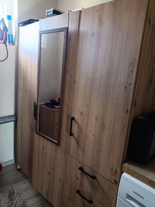 Szafa ubraniowa duza