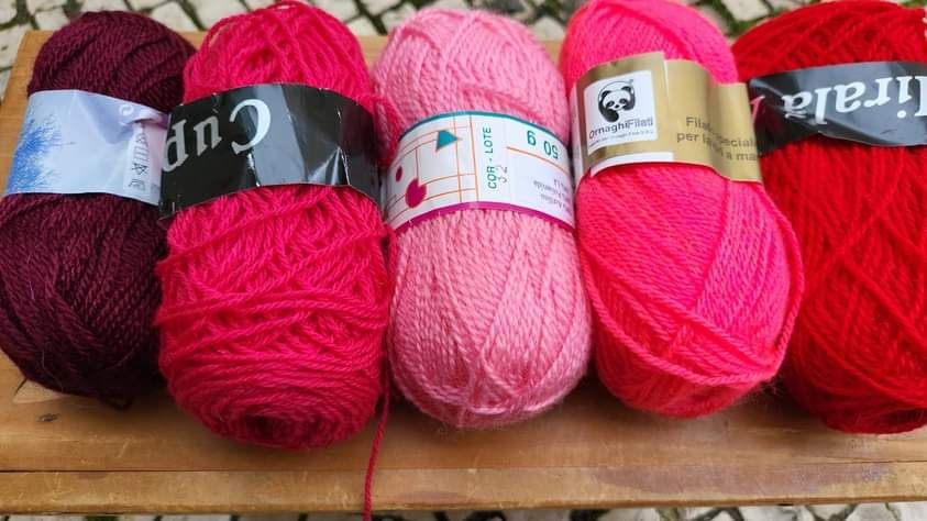 Lãs acrílicas novelos de 50 gr várias marcas