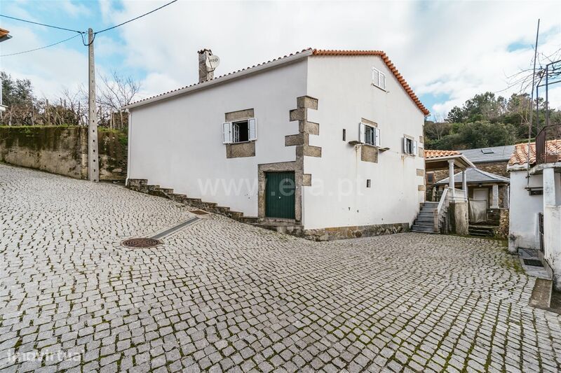 Moradia T3 / Seia, Sandomil